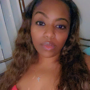 Meet your Posher, Monique